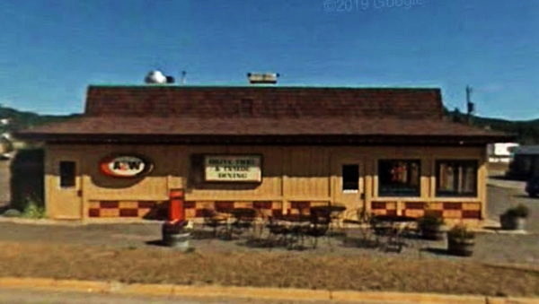A&W Restaurant - Munising - 220 E M-28 (newer photo)